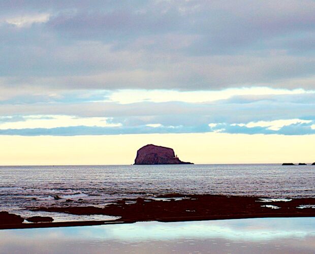 Tutto il magico passa attraverso la poesia