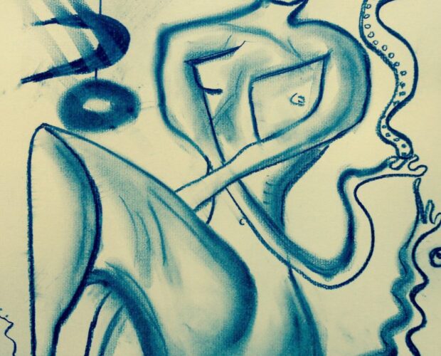 La strippa alla maglietta sulla trippa