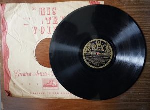 Christmas Time in Merrie England part 1, part 2, Band of H.M Welsh Guards, 78 RPM, 1935
