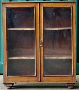 Vintage Bookcase, 90 x 103 x 28 cm.