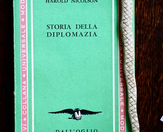 Nicolson, Storia della diplomazia