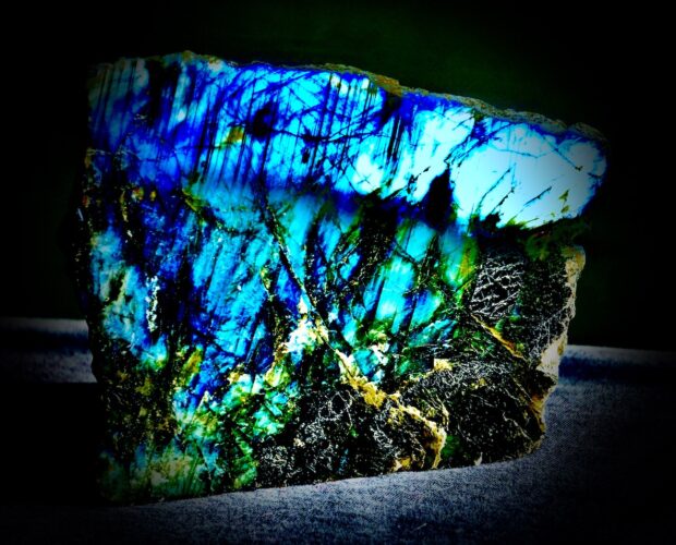 Si riformano nodi, crepe