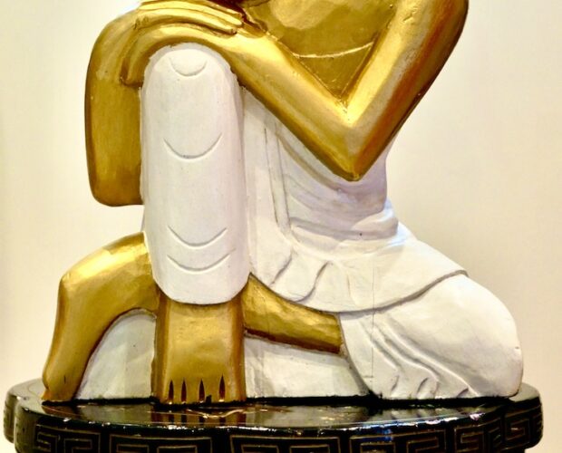 Logos, tacciano le armi