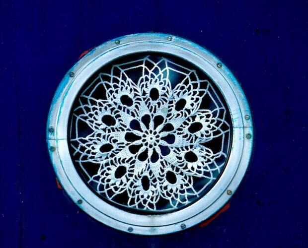 Il mondo si sbriciola