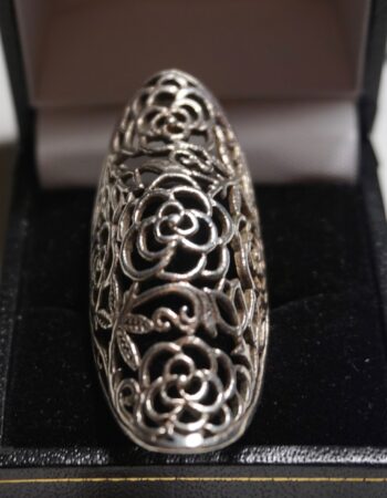 Silver flower ring
