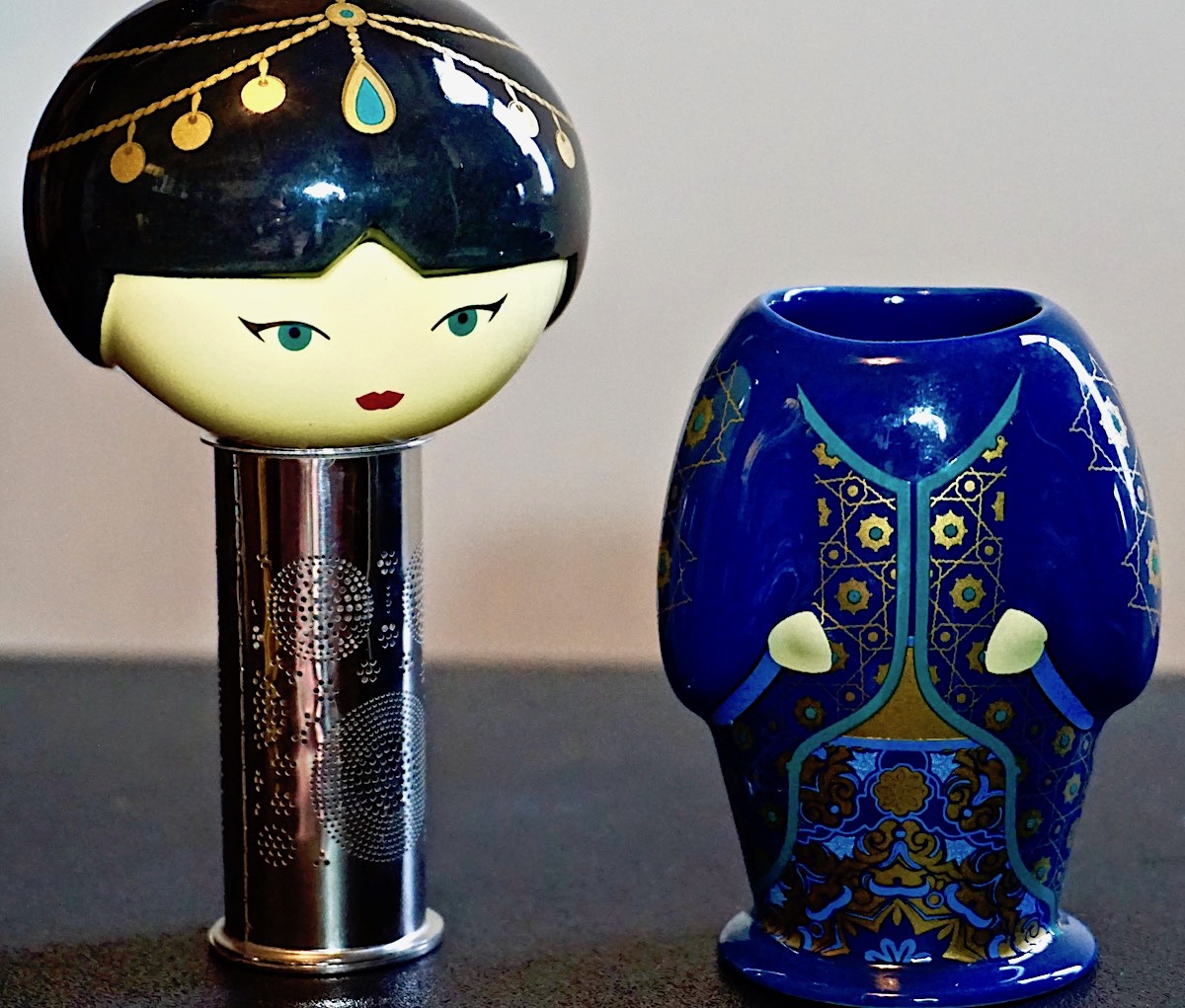 Hand-painted ceramic doll with strainer, Eigenart